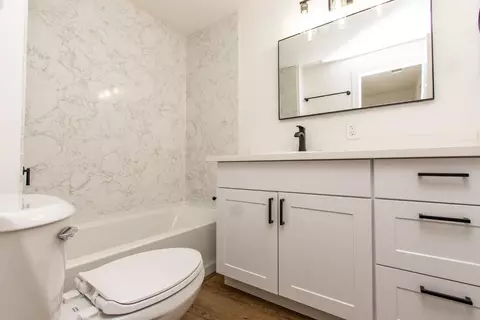 Bath - 2520 2nd, Ceres, CA 95307 photo 1 of 2