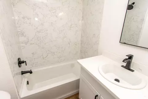 Bath - 2520 2nd, Ceres, CA 95307 photo 2 of 2
