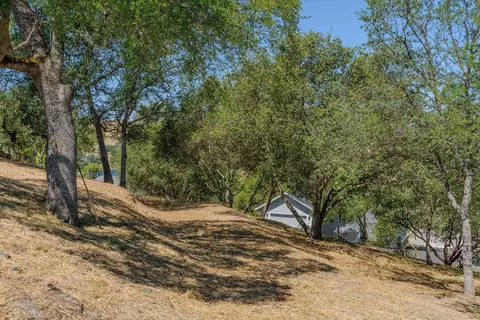 215 Oakhurst Ct, Copperopolis, CA 95228 photo 7