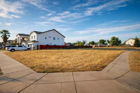 1001 N Canyon Dr, Modesto, CA 95351
