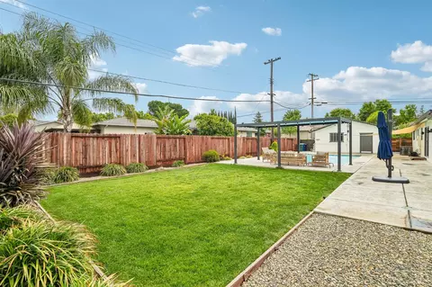 Exterior - 5250 Sonora Way, Carmichael, CA 95608 photo 9 of 11