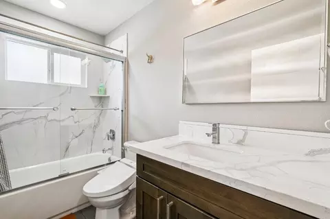 Bath - 5250 Sonora Way, Carmichael, CA 95608 photo 2 of 3