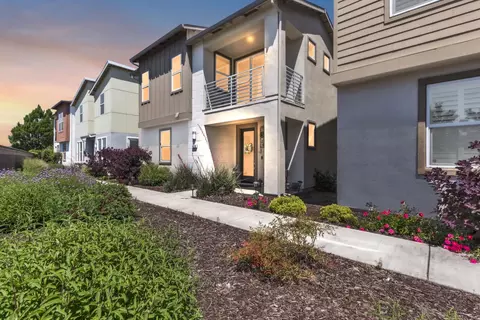 4310 Ocean Ln, Elk Grove, CA 95757
