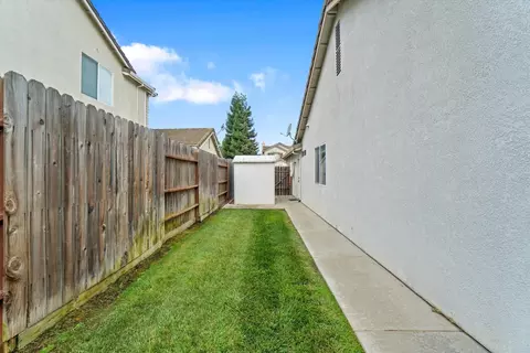 Exterior - 88 Westbrook Dr, Lodi, CA 95242 photo 9 of 10
