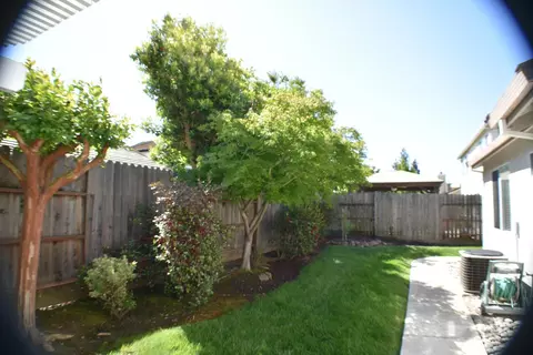 Exterior - 88 Westbrook Dr, Lodi, CA 95242 photo 5 of 10