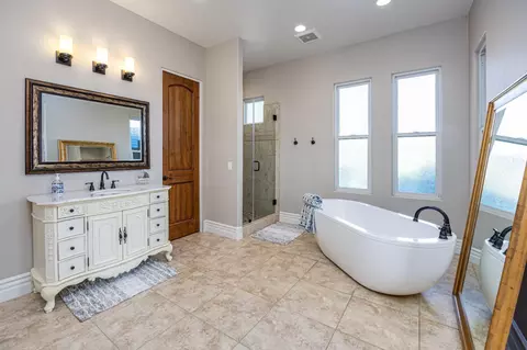 Bath - 1830 Gavin Cir, Auburn, CA 95603 photo 1 of 7