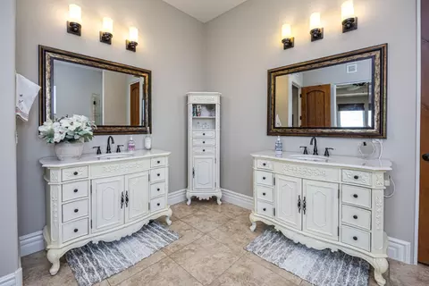 Bath - 1830 Gavin Cir, Auburn, CA 95603 photo 2 of 7
