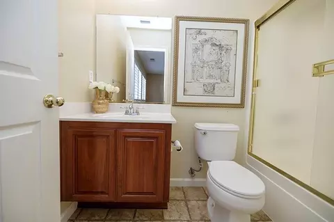Bath - 2001 Dayton Ave, Modesto, CA 95356 photo 6 of 6