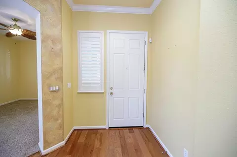Entry Way - 2001 Dayton Ave, Modesto, CA 95356 photo 2 of 4