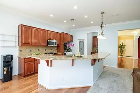 Kitchen - 2001 Dayton Ave, Modesto, CA 95356 photo 6 of 14