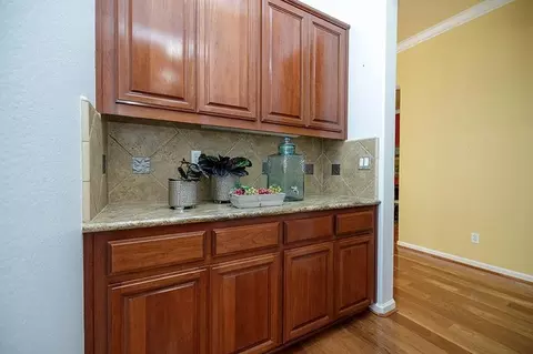 Kitchen - 2001 Dayton Ave, Modesto, CA 95356 photo 3 of 14