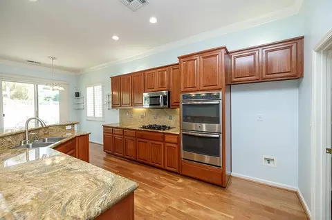 Kitchen - 2001 Dayton Ave, Modesto, CA 95356 photo 10 of 14