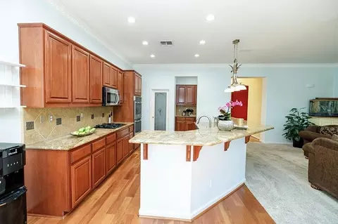 Kitchen - 2001 Dayton Ave, Modesto, CA 95356 photo 8 of 14
