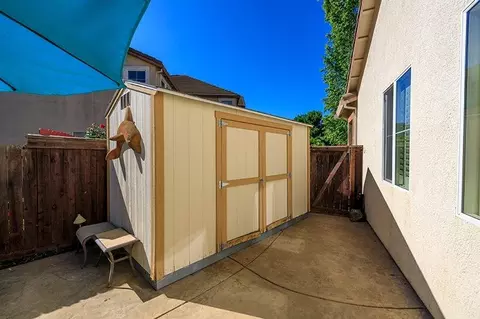 Exterior - 2001 Dayton Ave, Modesto, CA 95356 photo 14 of 26
