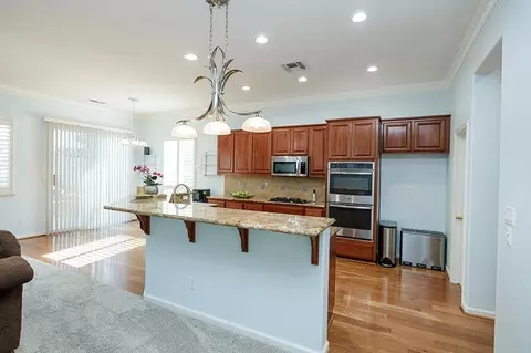 Kitchen - 2001 Dayton Ave, Modesto, CA 95356 photo 4 of 14