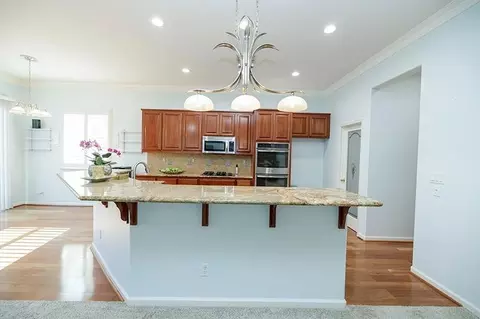 Kitchen - 2001 Dayton Ave, Modesto, CA 95356 photo 5 of 14