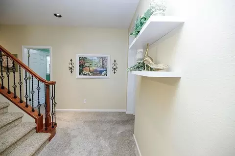 Entry Way - 2001 Dayton Ave, Modesto, CA 95356 photo 3 of 4