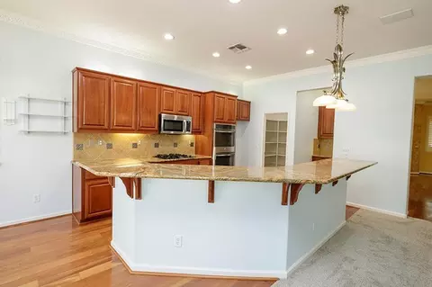 Kitchen - 2001 Dayton Ave, Modesto, CA 95356 photo 7 of 14