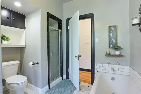 Bath - 515 Myrtle Ave, Modesto, CA 95350 photo 7 of 7