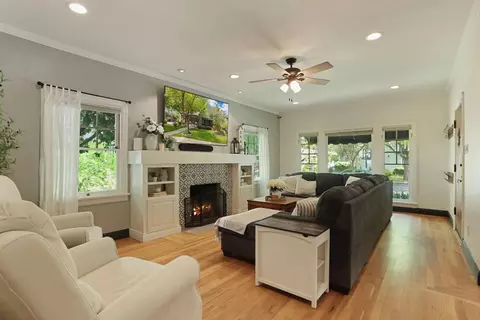 Living - 515 Myrtle Ave, Modesto, CA 95350 photo 1 of 3