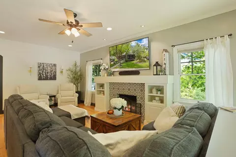 Living - 515 Myrtle Ave, Modesto, CA 95350 photo 3 of 3