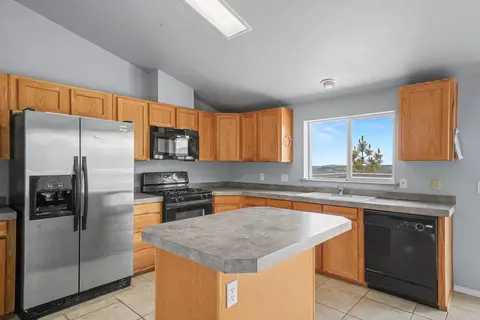 Kitchen - 3155 Hawver Rd, San Andreas, CA 95249 photo 2 of 4