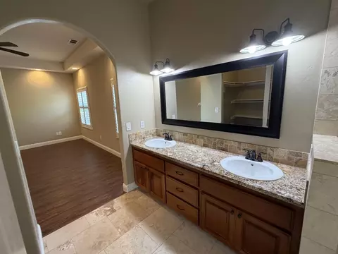 Bath - 1472 Nesting Way, Placerville, CA 95667 photo 1 of 5