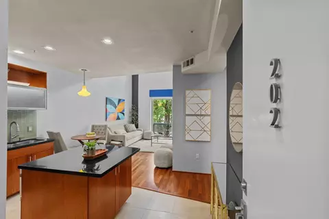 2025 S St #202, Sacramento, CA 95811