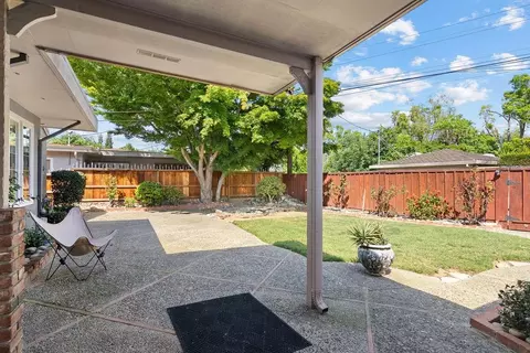 Exterior - 1027 Yale Ave, Modesto, CA 95350 photo 4 of 9