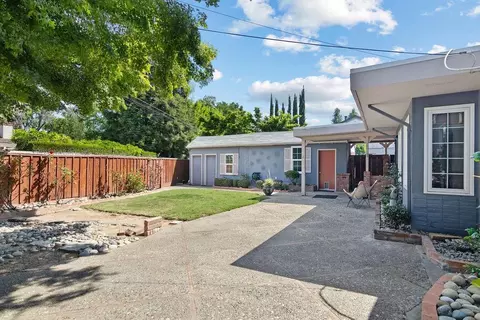 Exterior - 1027 Yale Ave, Modesto, CA 95350 photo 6 of 9