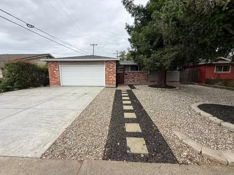 3006 Chestnut Hill Dr, Sacramento, CA 95826