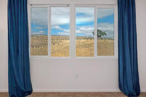 Bedroom - 21109 Varietal Ct, Patterson, CA 95363 photo 4 of 11