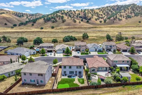 View/Area - 21109 Varietal Ct, Patterson, CA 95363 photo 5 of 6