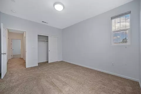Bedroom - 21109 Varietal Ct, Patterson, CA 95363 photo 9 of 11