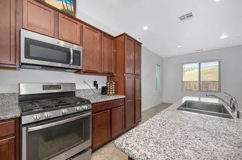Kitchen - 21109 Varietal Ct, Patterson, CA 95363 photo 3 of 3