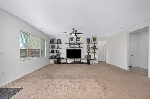 Living - 21109 Varietal Ct, Patterson, CA 95363 photo 2 of 4