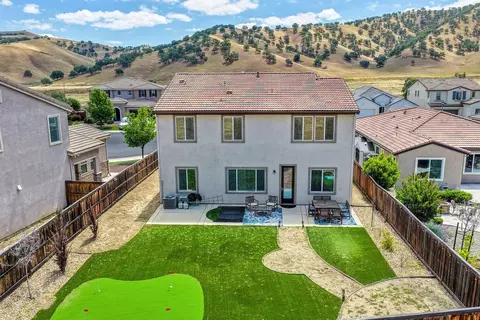 Exterior - 21109 Varietal Ct, Patterson, CA 95363 photo 8 of 9