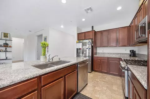 Kitchen - 21109 Varietal Ct, Patterson, CA 95363 photo 2 of 3