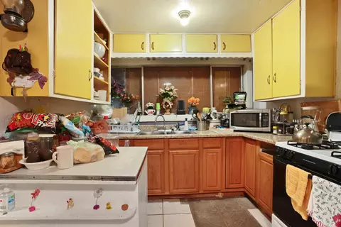 Kitchen - 202 Olivero Rd, Modesto, CA 95358 photo 3 of 5