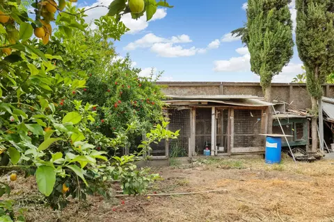 Exterior - 202 Olivero Rd, Modesto, CA 95358 photo 9 of 11