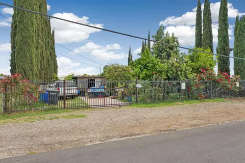 Exterior - 202 Olivero Rd, Modesto, CA 95358 photo 3 of 11