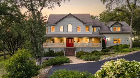 5790 Stanley Dr, Auburn, CA 95602