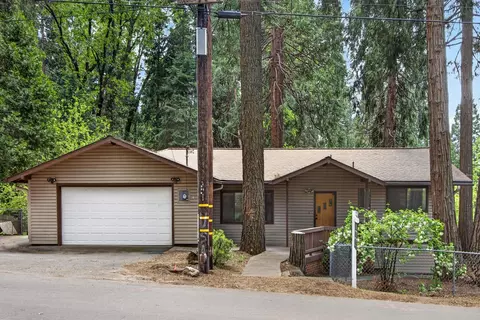 6210 Pine St, Pollock Pines, CA 95726