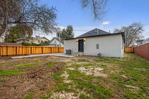 Exterior - 2921 5th St, Ceres, CA 95307 photo 4 of 5