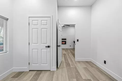 Entry Way - 2921 5th St, Ceres, CA 95307 photo 2 of 4