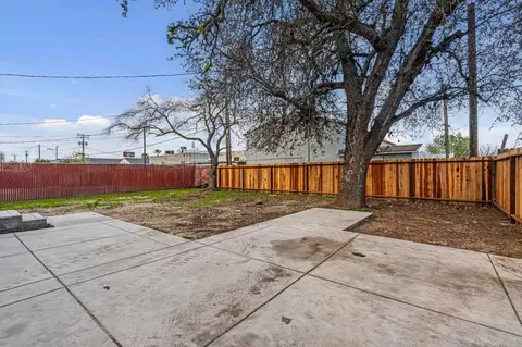Exterior - 2921 5th St, Ceres, CA 95307 photo 3 of 5