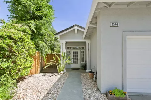 1544 Pinnacles St, Davis, CA 95616 photo 2