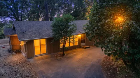 12123 Cement Hill Rd, Nevada City, CA 95959