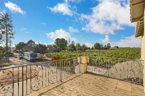 Exterior - 16160 Moore Rd, Lodi, CA 95242 photo 5 of 6