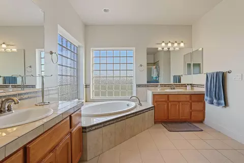 Bath - 16160 Moore Rd, Lodi, CA 95242 photo 7 of 7